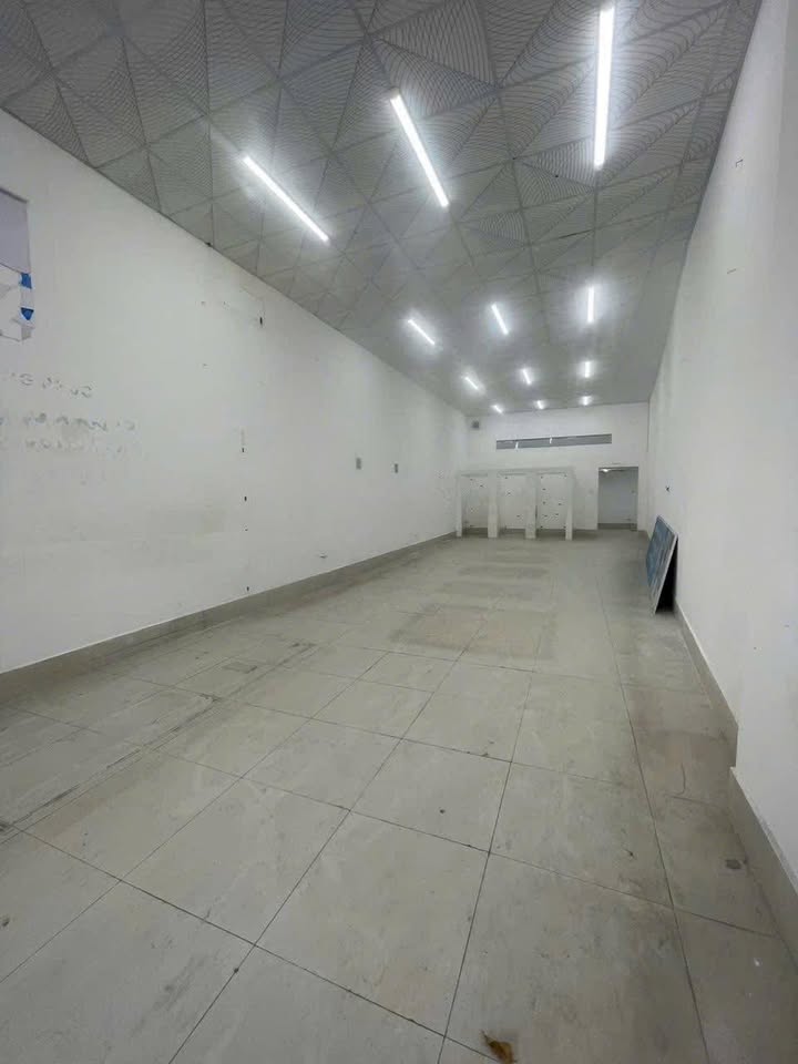 Nhà cho thuê mặt tiền đường Nguyễn Văn Cừ, Cần Thơ - Giá 20 triệu/tháng, vị trí đắc địa!