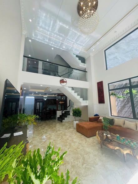 Nhà 3 tầng mặt tiền đường Cao Đạt, Tân Lập, Buôn Ma Thuột 76m² giá 7.8 tỷ - Đầu tư sinh lời ngay!