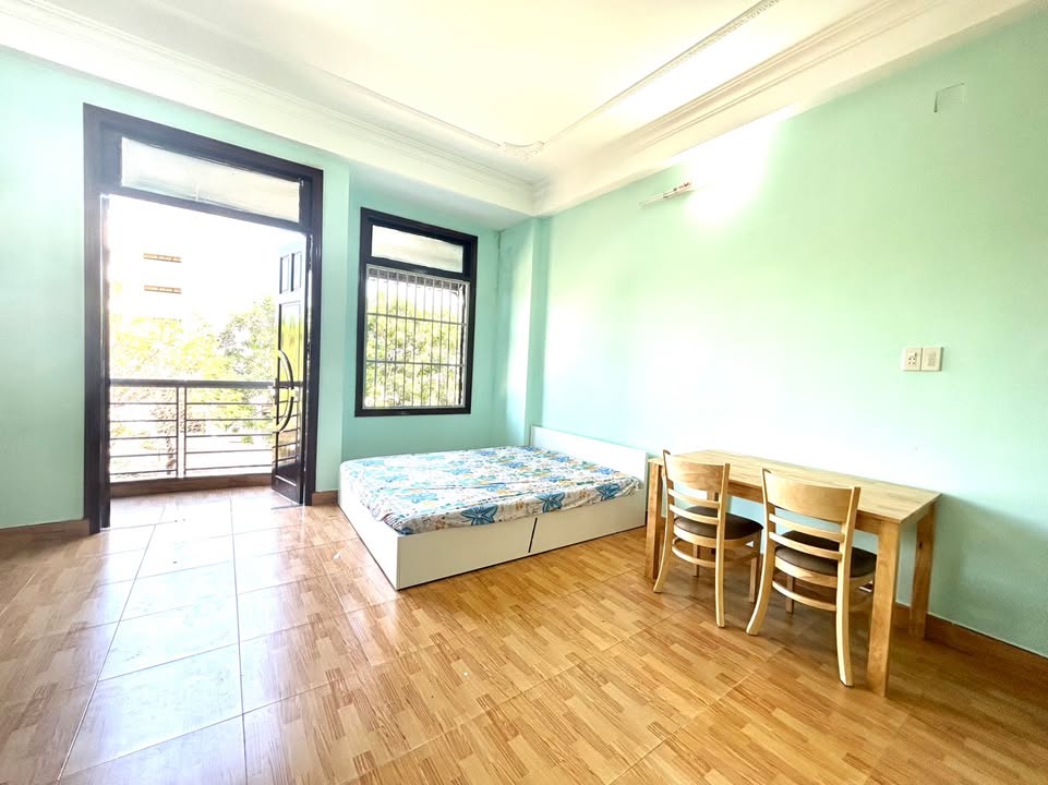 Căn hộ dịch vụ Phú Thạnh 35m² giá chỉ 4 triệu - Vào ở ngay với đầy đủ nội thất!