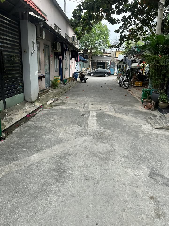 Nhà phố 2 tầng hẻm xe hơi đường 22 Phước Long B giá 6 tỷ - Đầu tư sinh lời ngay!