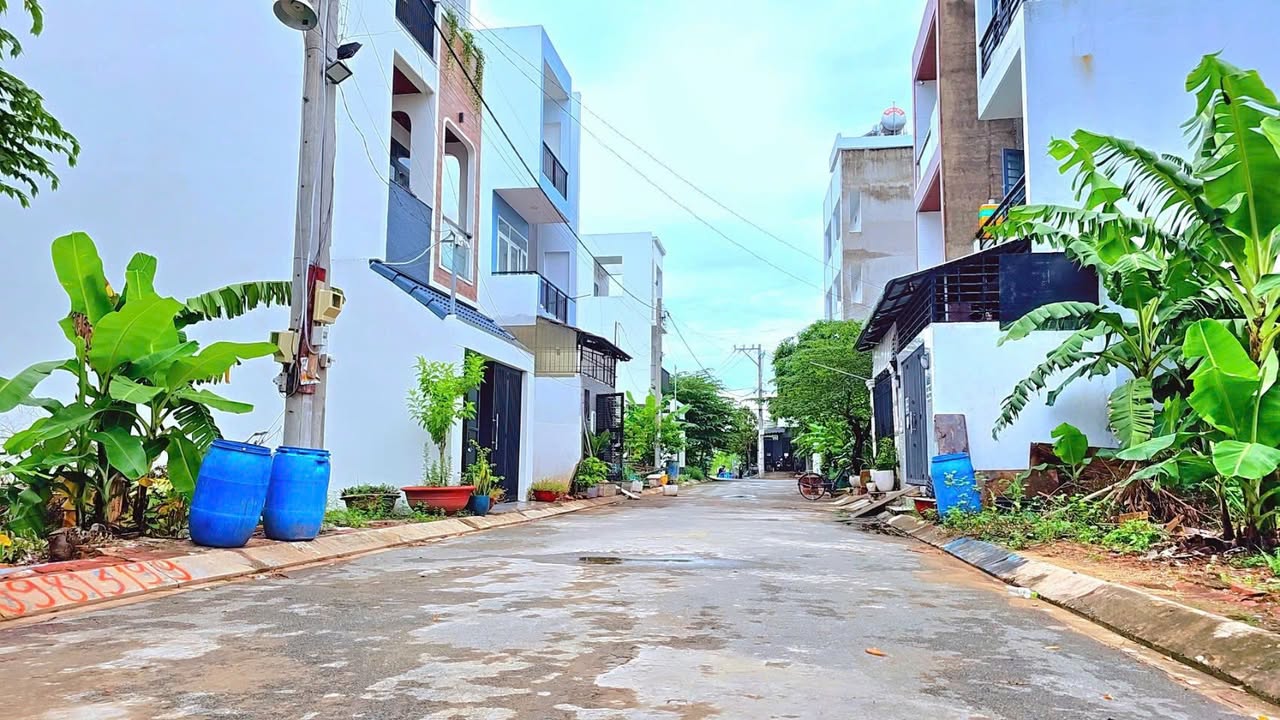 Đất nền Bưng Ông Thoàn, Phú Hữu, Thủ Đức 55m² giá 4.25 tỷ - Vị trí thuận lợi giao thông!