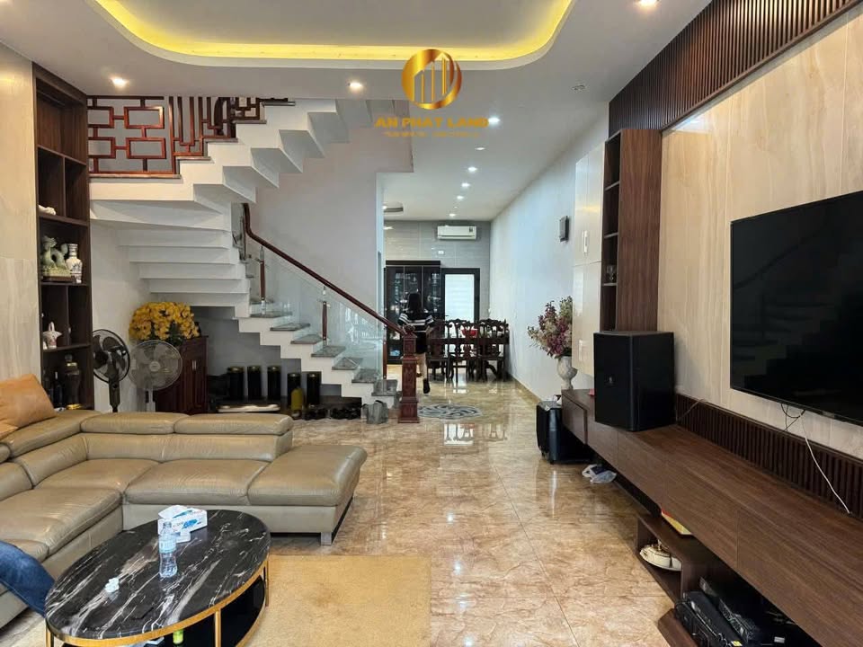 Nhà đẹp 3 tầng đường Tuệ Tĩnh, Nam Thành, 105m² giá 9 tỷ - Thiết kế hiện đại năm 2022!