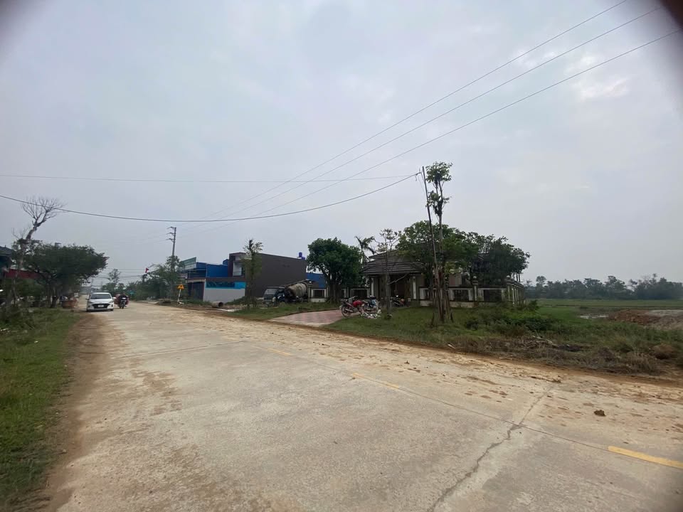 Đất kinh doanh mặt đường Nguyễn Xí kéo dài, Thạch Xuân 200m² giá 2 tỷ - Vị trí đắc địa thuận lợi buôn bán!