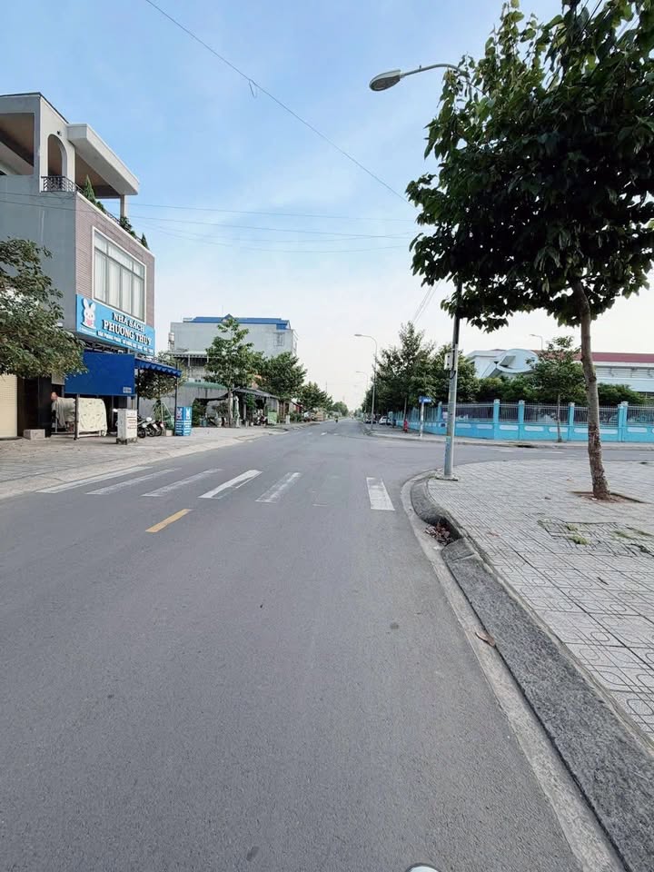 Đất nền Phước Thiền 100m² giá 4 tỷ - Sổ đỏ chính chủ, vị trí kinh doanh đắc địa!