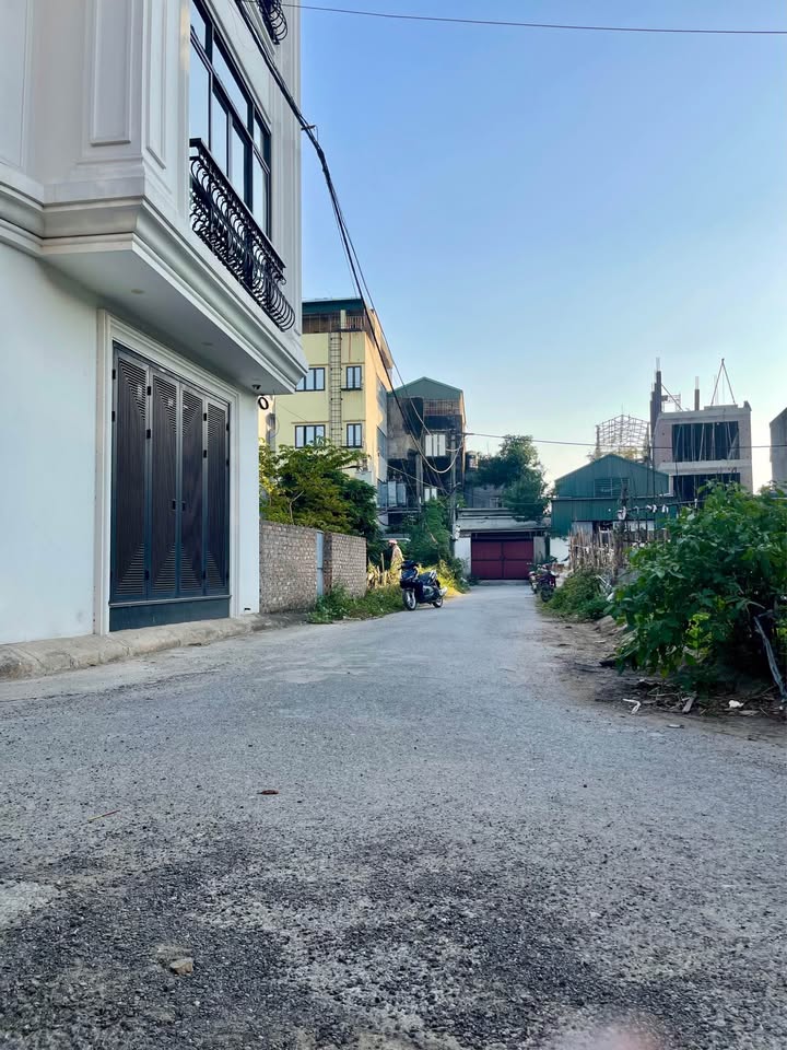 Mảnh đất phân lô Thạch Bàn Long Biên 46m² giá 8.6 tỷ - Ô tô tránh, vị trí đẹp!