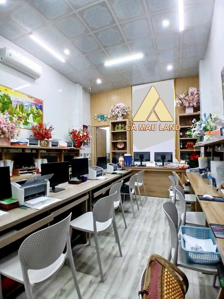 Nhà cấp 4 Cà Mau 135m² giá 3 tỷ - Đường Trần Hưng Đạo, sân rộng đậu ô tô thoải mái!