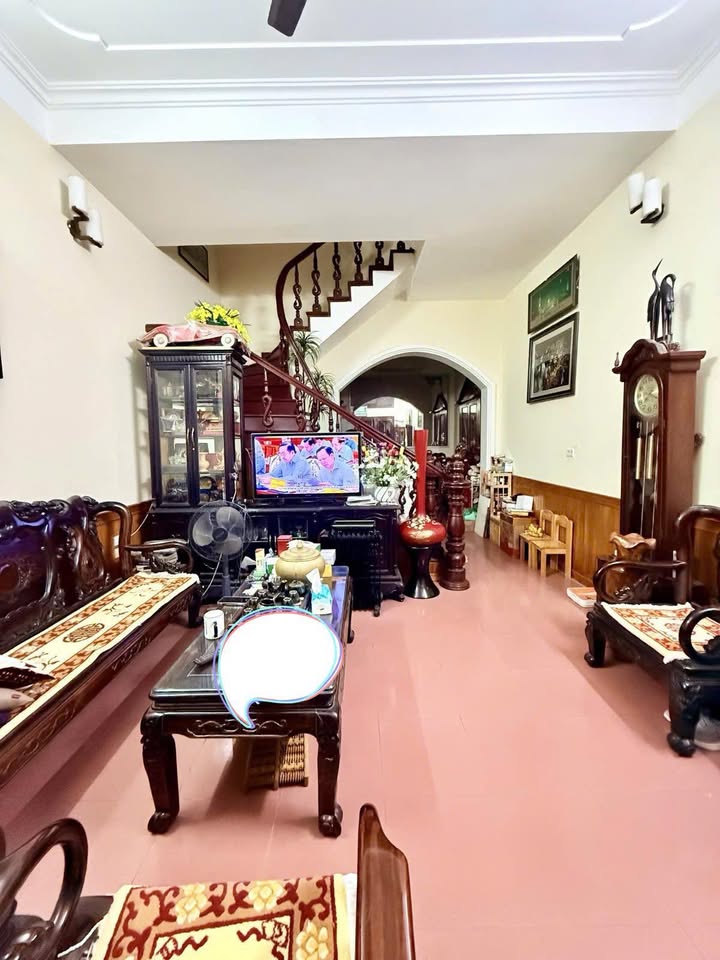 Nhà mặt phố Hoàng Quốc Việt, Cầu Giấy 45m² giá 21 tỷ - Đầu tư sinh lời ngay!