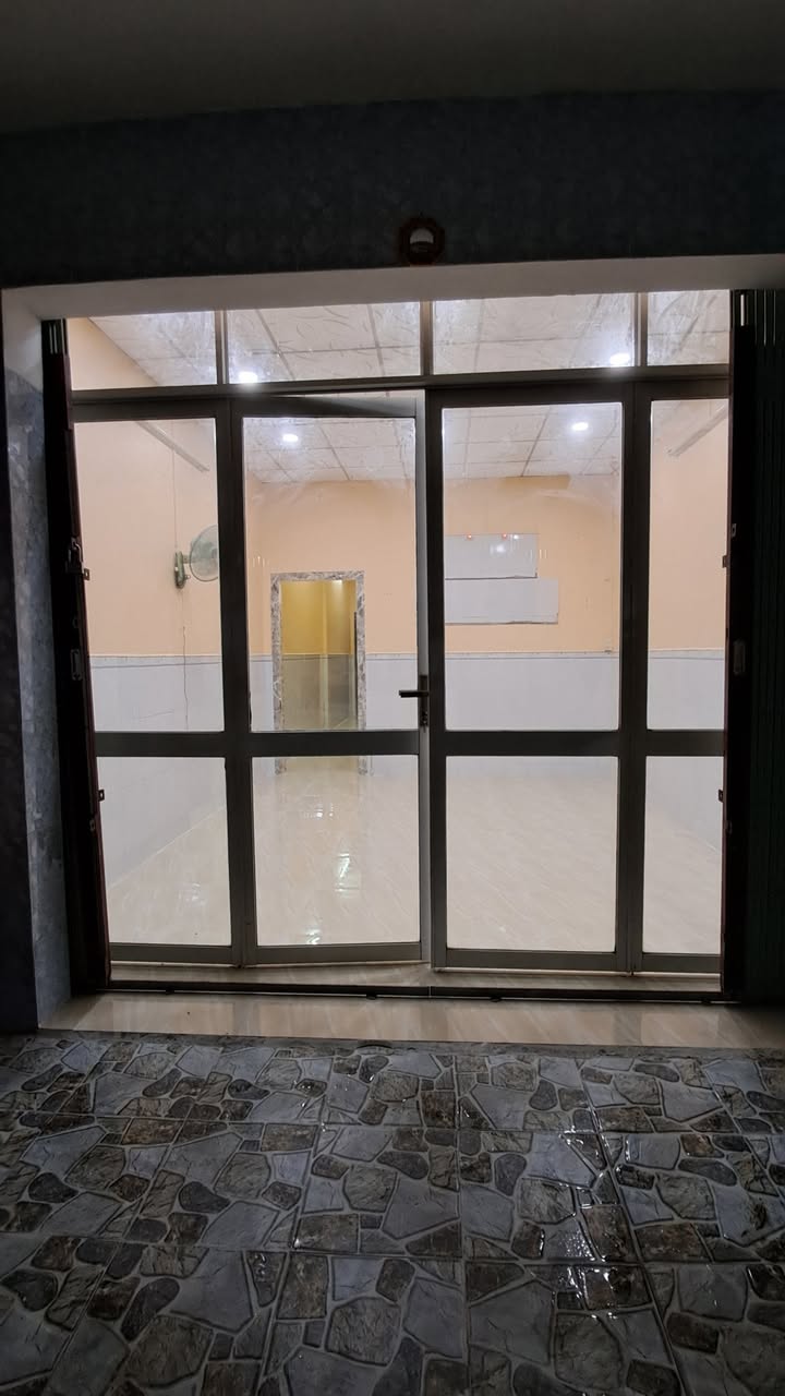 Nhà nguyên căn cho thuê tại Lê Văn Phẩm, Mỹ Tho - Diện tích rộng rãi, tiện nghi đầy đủ!