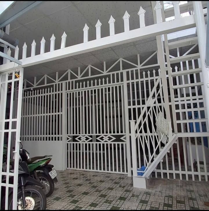 Nhà lớn Rạch Giá 168.9m² giá 2.39 tỷ - Tiện ích đầy đủ, thương lượng!