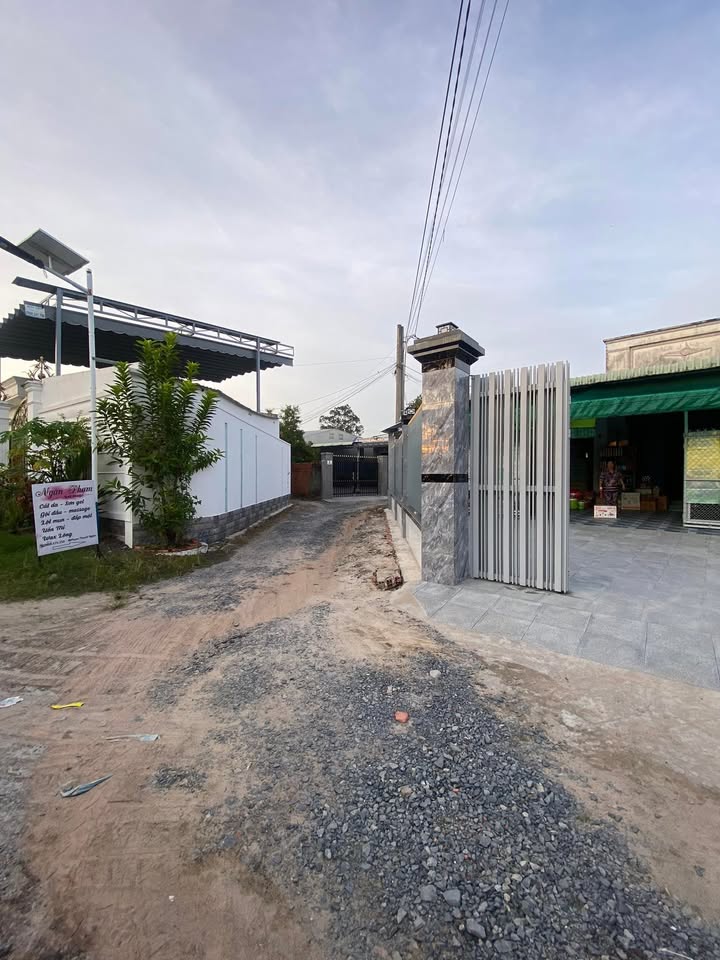 Nhà phố Hòa Thành Tây Ninh 130m² giá 500 triệu - Cần bán gấp!