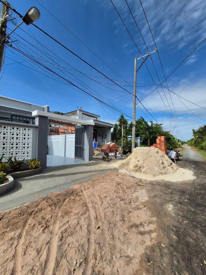 Nhà đẹp Khu phố Trường Lộc, Long Hoa, Tây Ninh 153m² giá 1.69 tỷ - Sổ đỏ chính chủ!