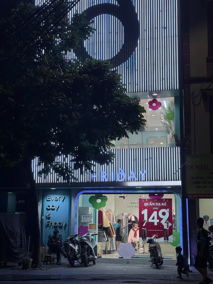 Mặt phố cho thuê tại Dịch Vọng Hậu 130m² giá chỉ 36 triệu - Vị trí đắc địa, giao thông thuận lợi!