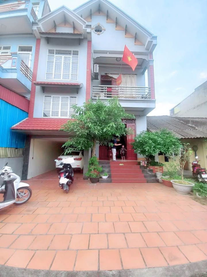 Nhà 3 tầng phường Trung Thành, Thái Nguyên 100m² giá 2.2 tỷ - Đầy đủ tiện nghi, vị trí trung tâm