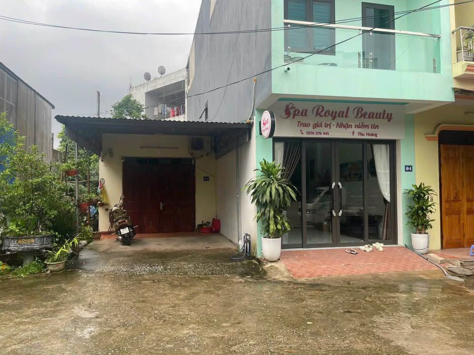 Nhà cấp 4 trung tâm phường Hoàng Văn Thụ 74m² giá 1 tỷ - Sân rộng để xe ô tô