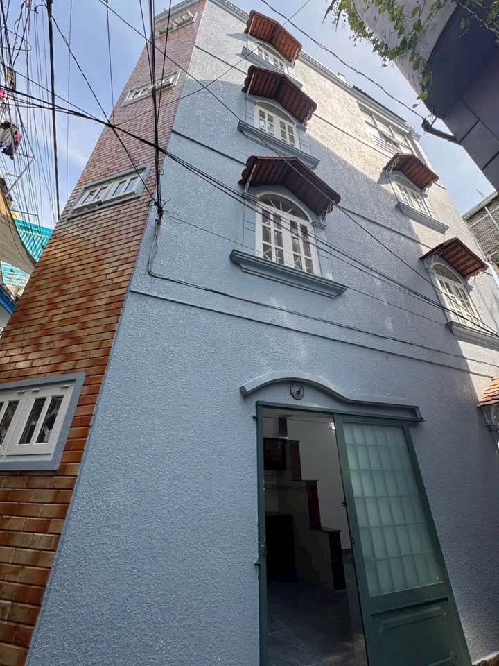 Nhà 5 tầng Nguyễn Thượng Hiền, Phú Nhuận 32m² giá 5,xx tỷ - Góc 3 mặt hẻm thông thoáng!