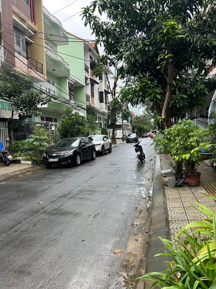 Nhà 2 tầng kiên cố đường Hồ Xuân Hương 94m² giá 7 tỷ - Cách biển Mỹ Khê chỉ 200m!