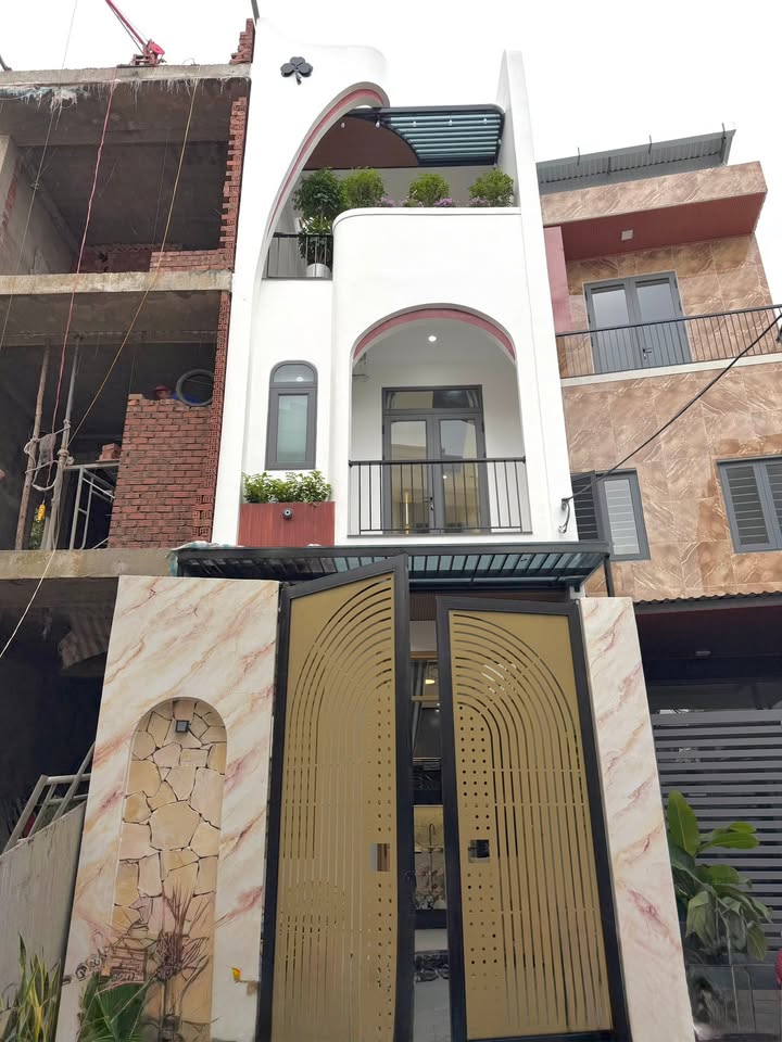 Nhà 3 Tầng mới xây Đà Nẵng 65m² giá 6 tỷ - Thiết kế hiện đại, đầy đủ nội thất!