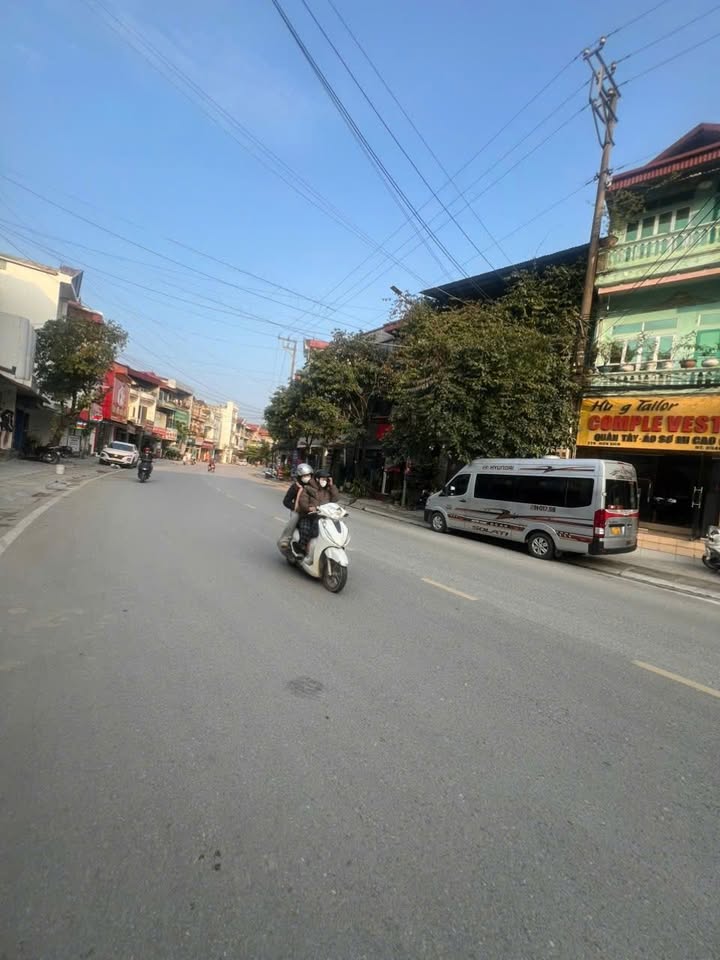 Nhà 2 Tầng 1 Tum Mặt Đường Điện Biên, Yên Bái 68.15m² - Kinh Doanh Đắc Địa!