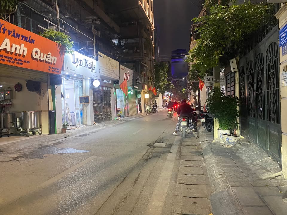 Căn hộ TT Cục Dự Trữ Quốc Gia 75m² giá 5.38 tỷ - Mặt phố kinh doanh sầm uất!