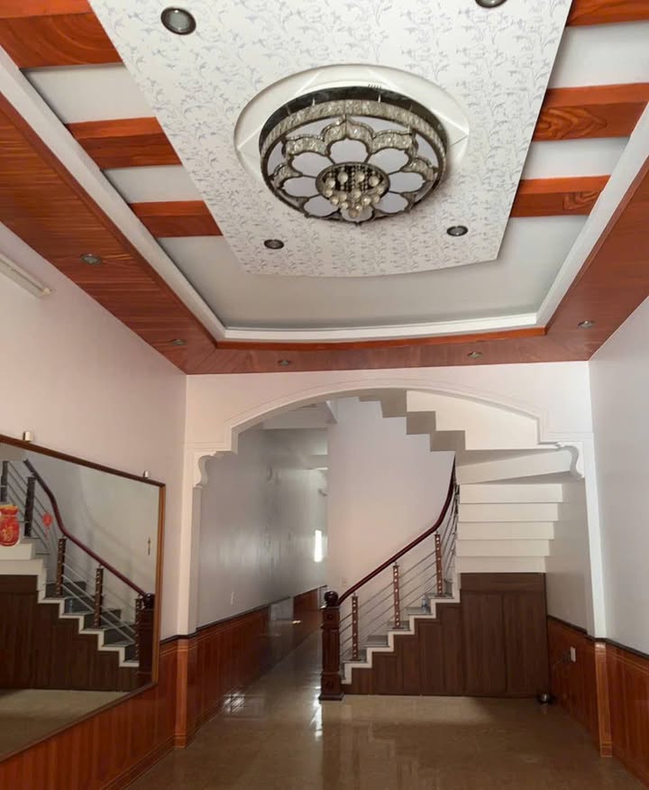 Nhà 3 tầng Tân Hà, Tuyên Quang 90m² giá 3 tỷ - Vị trí gần bệnh viện tiện lợi!