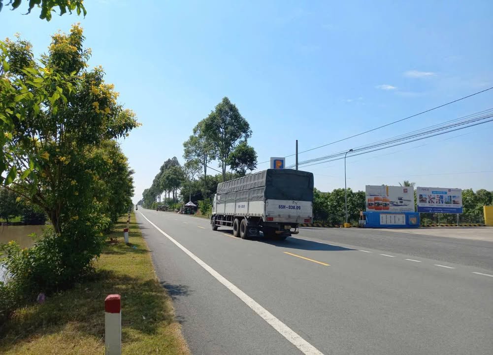 Đất mặt tiền Quốc lộ 61C 3730m² giá 9 tỷ - Vị trí đắc địa cho kho xưởng!