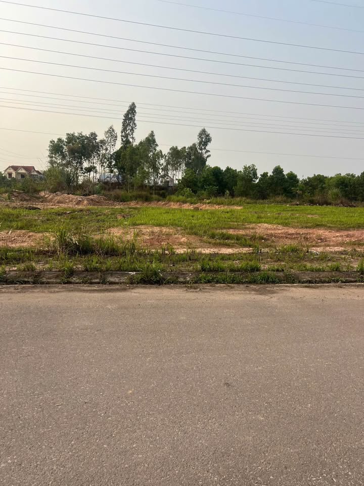 Đất nền Xóm Hanh - Hồng Tiến - Phổ Yên 100m² giá 1.4 tỷ - Đầu tư sinh lời ngay!