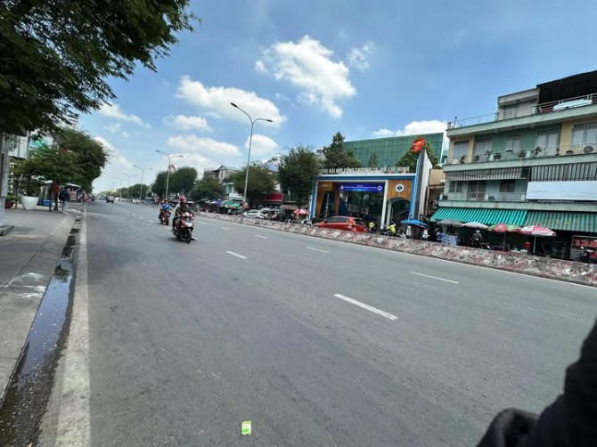 Đất tặng nhà 140 Lê Trọng Tấn, Tân Phú - 96m² giá 6.99 tỷ - Cơ hội đầu tư không thể bỏ qua!