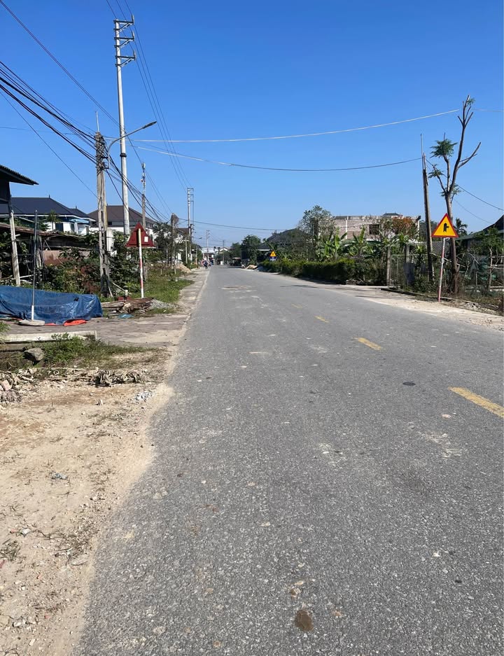 Đất nền Cẩm Yên, Cẩm Xuyên 300m² giá thỏa thuận - Vị trí đẹp, dân cư đông đúc!