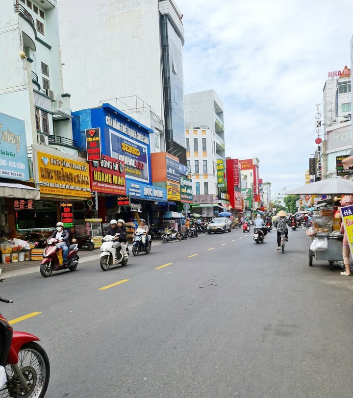 Căn hộ dịch vụ Tân Hương 95m² giá 13 tỷ - Đầu tư sinh lời ổn định!