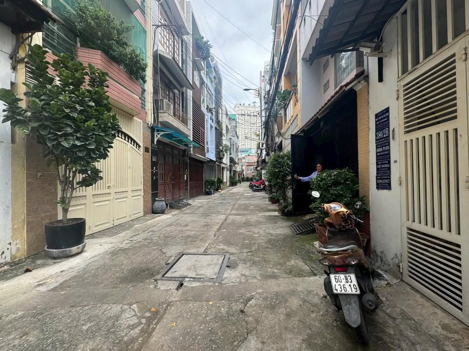 Nhà mặt tiền đường Nam Kỳ Khởi Nghĩa, Quận 3, 60m² giá 18.9 tỷ - Cơ hội đầu tư hiếm có!