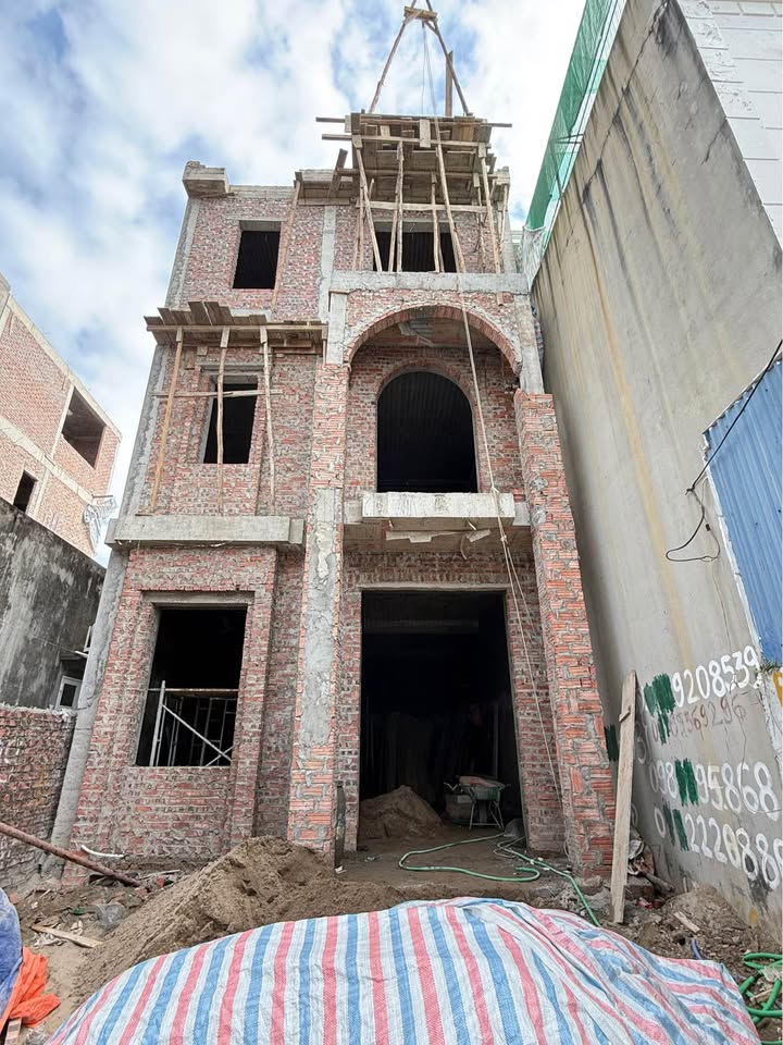 Biệt thự 3 tầng tại Thị trấn An Dương 100m² giá 5.8 tỷ - Full nội thất sang trọng!