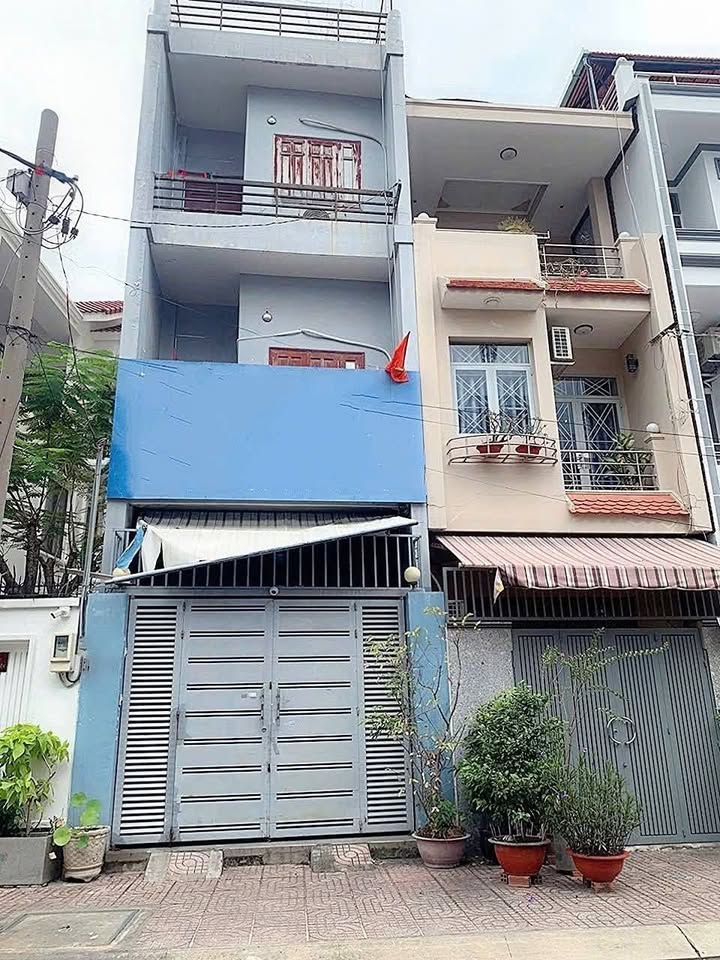 Nhà Hẻm 8M Kinh Doanh Khuông Việt Tân Phú 80m² giá 17 triệu - Phù hợp cho gia đình hoặc kinh doanh!