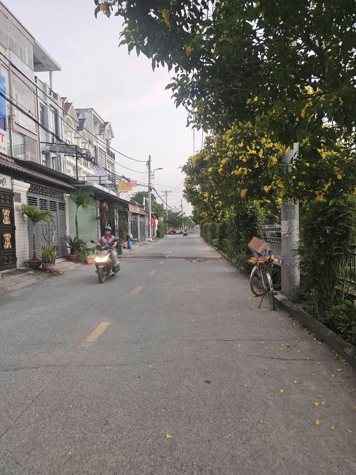 Đất thổ cư mặt rạch Thạnh Lộc 37, Q12 80m² giá 4.7 tỷ - Cơ hội đầu tư hấp dẫn!