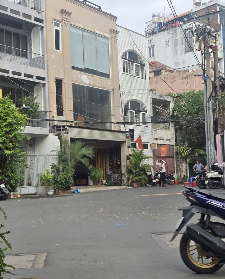 Mặt tiền kinh doanh Bàu Cát 68m² giá 9 tỷ - Nhà mới, vào ở ngay!