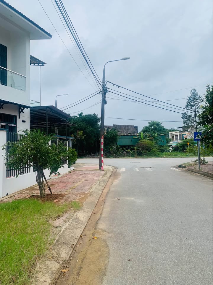 Nhà riêng La Hà Tư Nghĩa 114m² giá 1.35 tỷ - Khu dân cư văn minh, tiện ích đầy đủ!