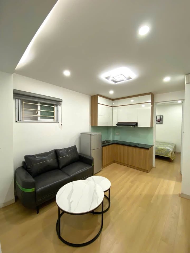 Căn hộ CCMN Đội Cấn Ba Đình 50m² giá 2.5 tỷ - Full nội thất, gần hồ thoáng mát!