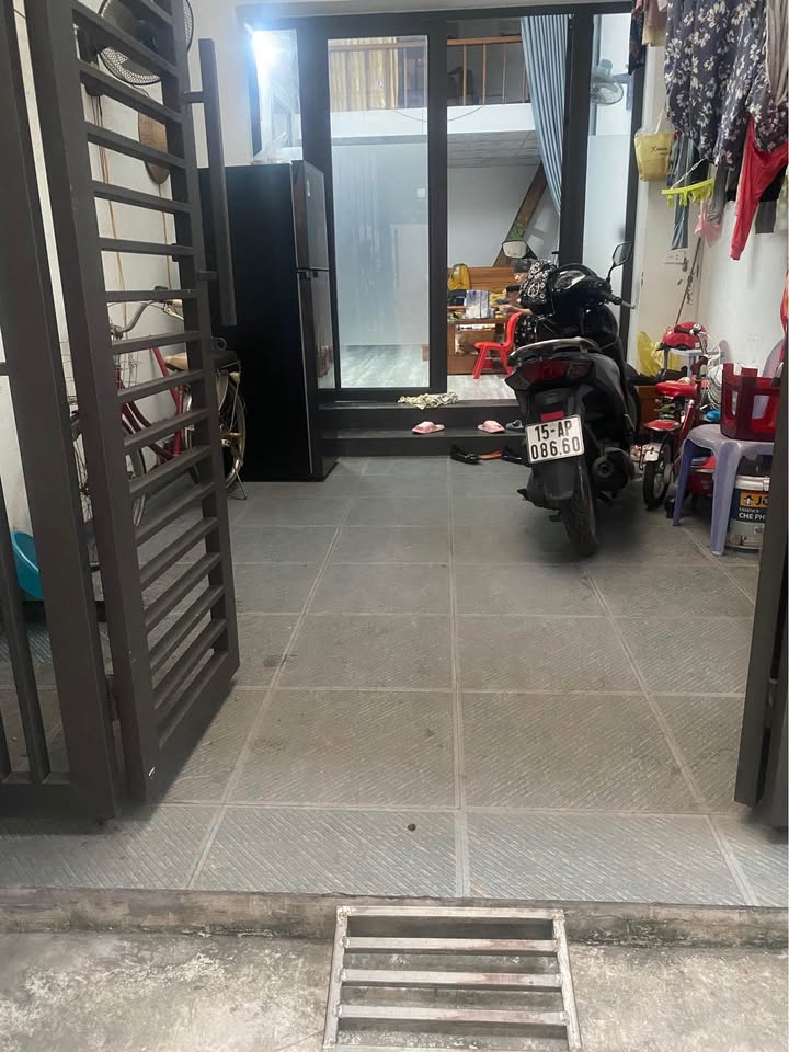 Nhà Miếu Hai Xã Lê Chân 66m² giá thỏa thuận - Cách mặt đường chỉ 100m!