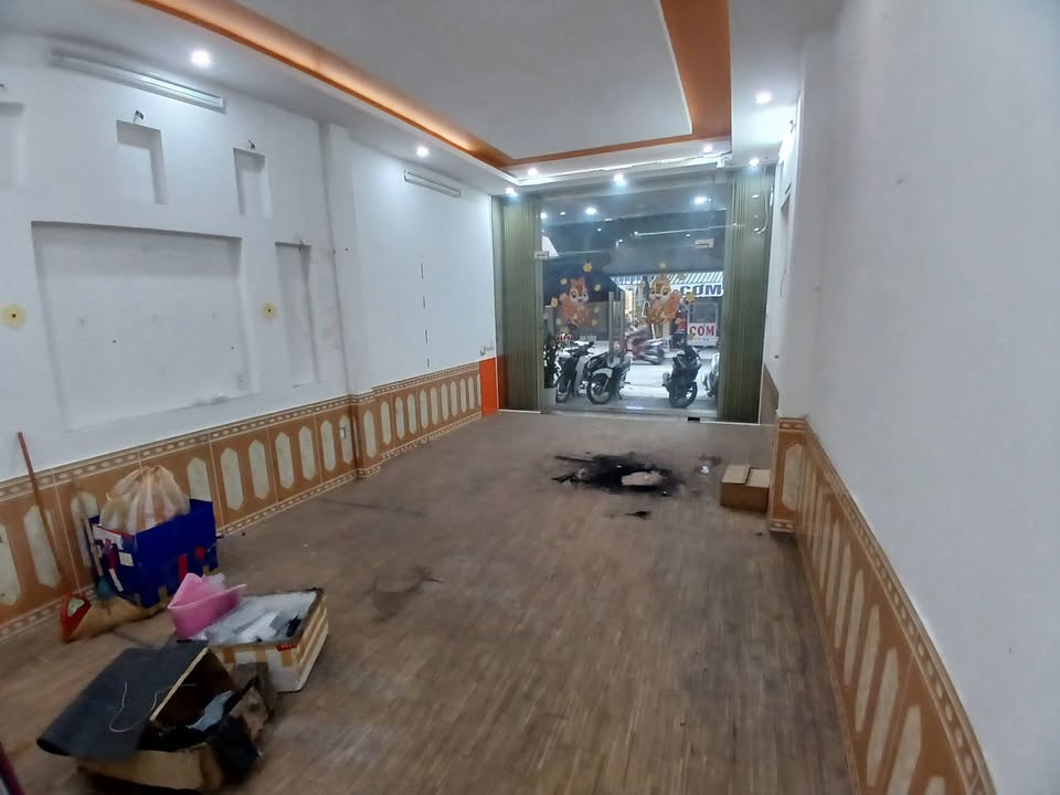 Nhà mặt tiền Nguyễn Hoàng, Đà Nẵng 350m² - Phù hợp cho spa, nha khoa, công ty!