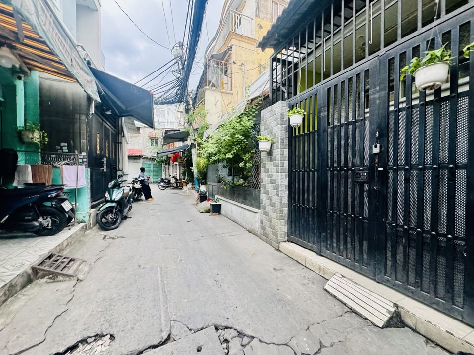 Nhà phố quận 8 - Âu Dương Lân - 41m² giá 5.9 tỷ - Sổ hồng chính chủ, thương lượng tốt!