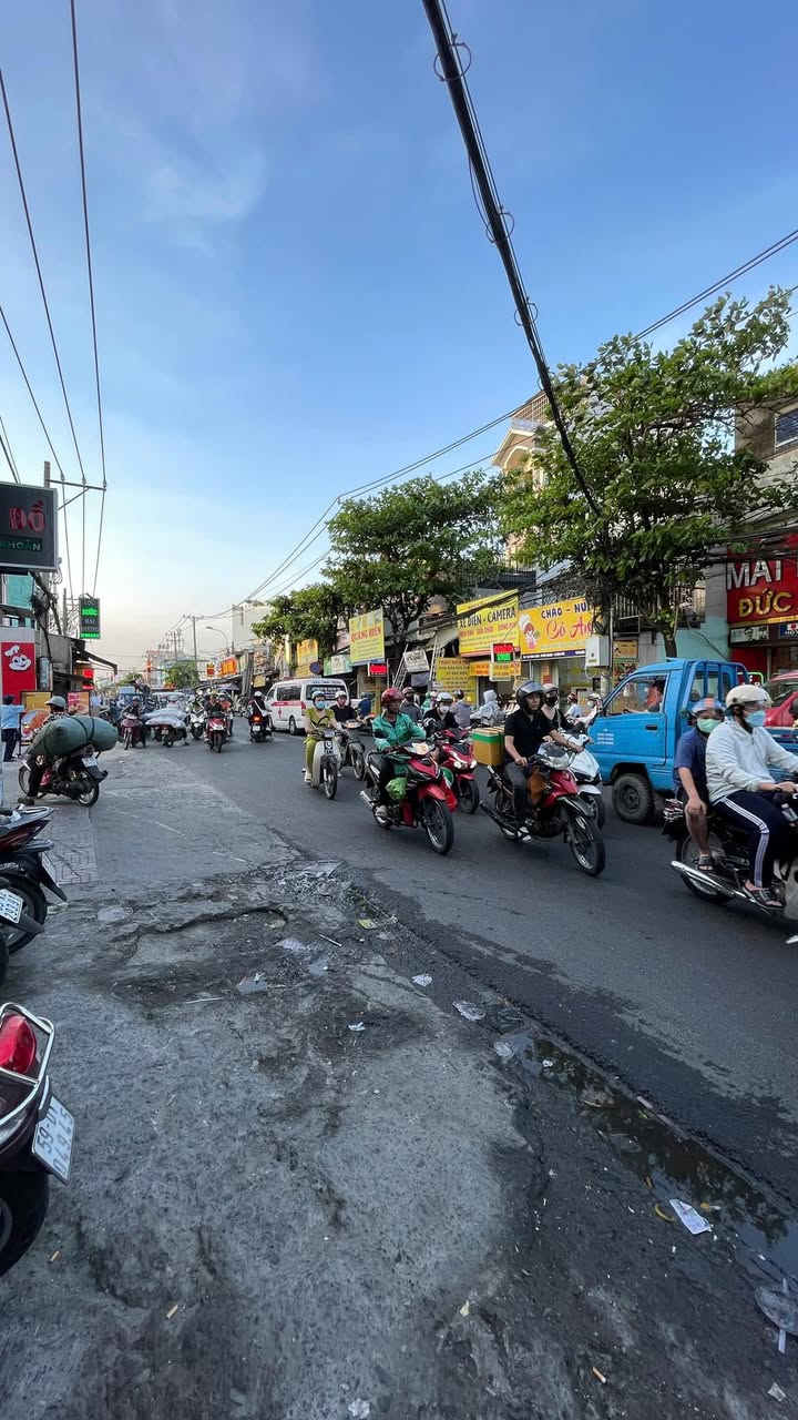 Bán nhà mặt tiền kinh doanh đường Bình Long, quận Tân Phú, 296m² - Lợi nhuận cao, vị trí đắc địa!