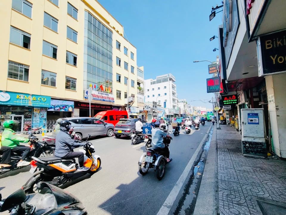 Nhà 2 mặt tiền kinh doanh Phú Nhuận 49.3m² giá 17.7 tỷ - Đầu tư sinh lời hấp dẫn!