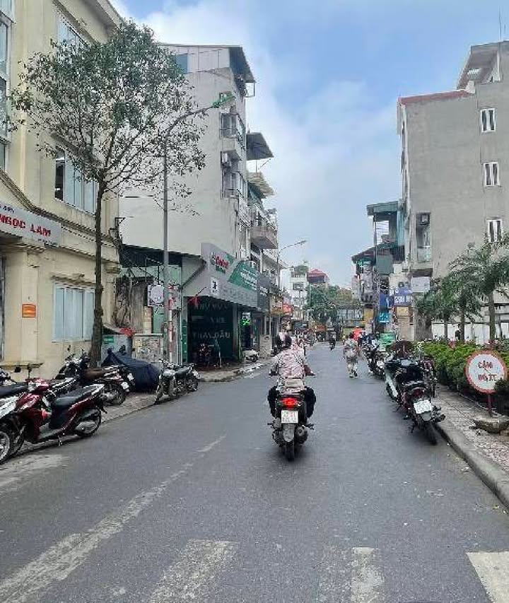 Nhà phố Ngọc Lâm - Long Biên 90m² giá 11 tỷ - Khu dân trí cao, tiện ích đầy đủ!