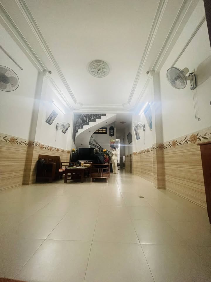 Nhà bán gấp tại đường Cao Xuân Dục, Hải Châu, Đà Nẵng - 80m² chỉ 9.8 tỷ!