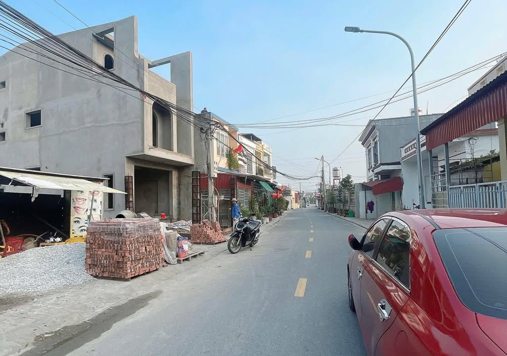 FrontHouse tại Chung Cư Tắc Giang Minh Tân 92.3m² giá 3 tỷ - Tiềm năng phát triển vượt bậc!