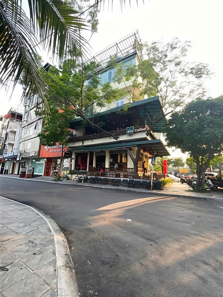 Cho thuê nhà mặt tiền Hoàng Cầu Đống Đa 100m² - Kinh doanh mọi mô hình!