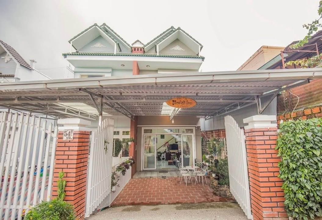 Cho thuê nguyên căn Villa mini Hùng Vương Đà Lạt 4PN giá 14 triệu - View đẹp, full nội thất!