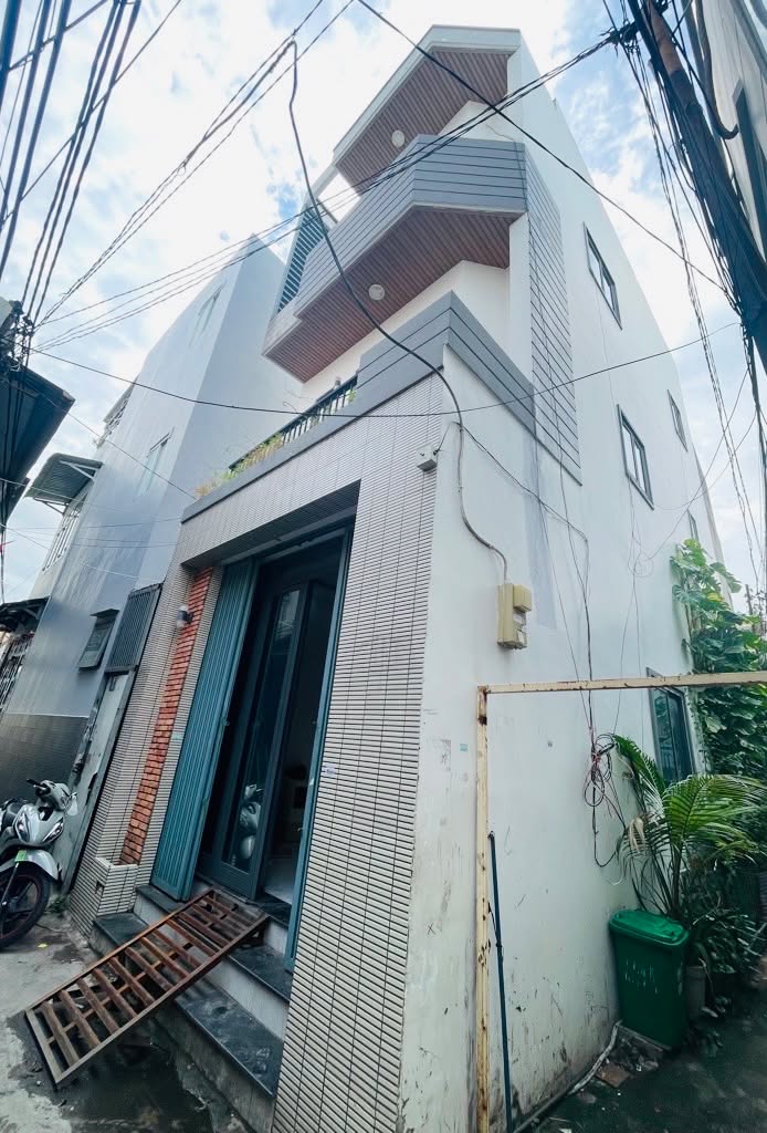 Nhà 3 tầng mới tại Âu Dương Lân, 45m² giá 6 tỷ - Nội thất tặng kèm!