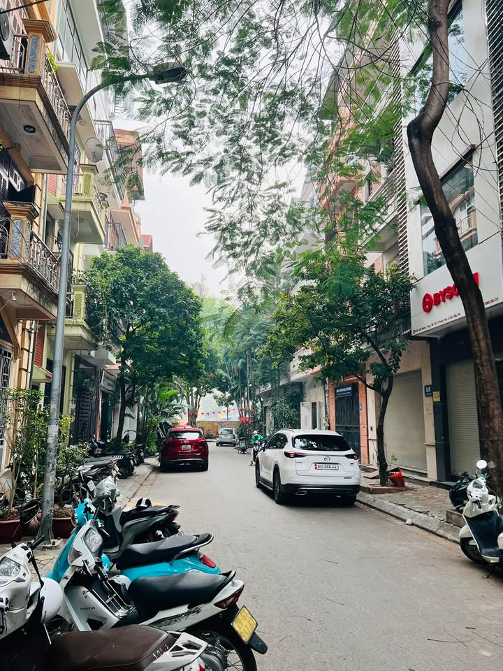 Nhà phố Trung Kính, Cầu Giấy 60m² giá 29.8 tỷ - Kinh doanh sầm uất!