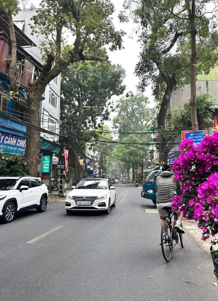 Nhà mặt phố Hoàng Hoa Thám, quận Ba Đình, 125m² giá 46 tỷ - Kinh doanh đỉnh cao!