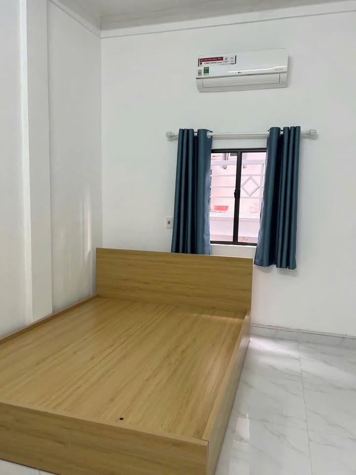 Phòng cho thuê La Thành 20m² giá 2.8 triệu - Full nội thất, thoáng mát!